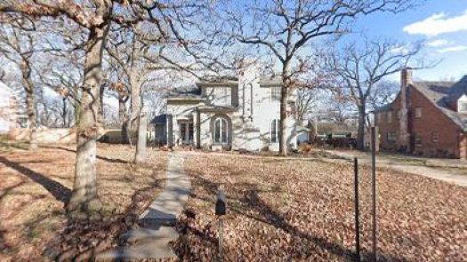 MoCo Cyclery in Independence Row 6 2